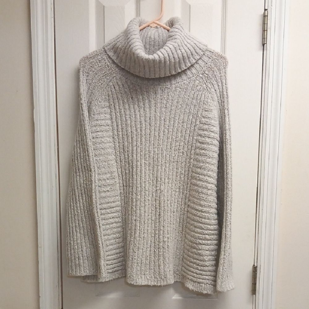 SIMPLY VERA, VERAWANG Cozy Gray Turtleneck Sweater Size L